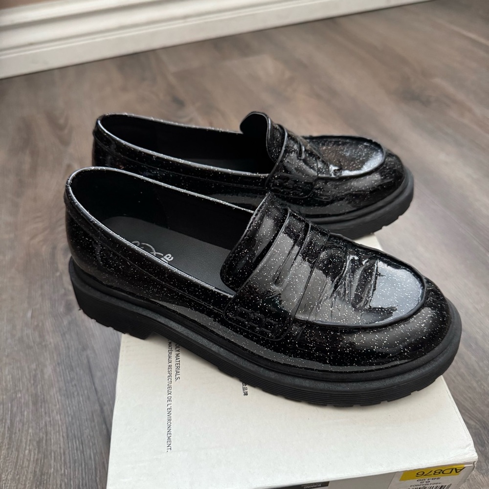 Cat & Jack Shiny Black Loafers size 4Y